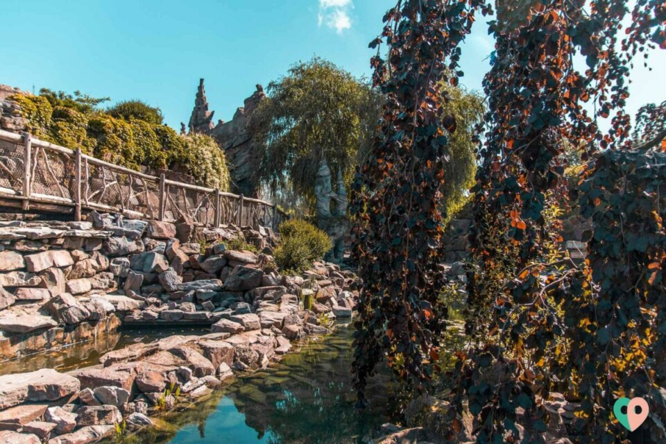 Wasserfälle im Freizeitpark Toverland in Sevenum bei Venlo