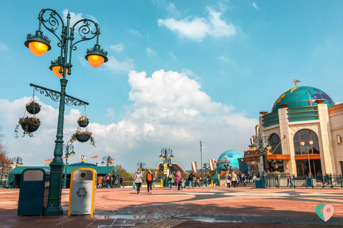 Was hat das Disney Village zu bieten und lohnt sich ein Besuch?