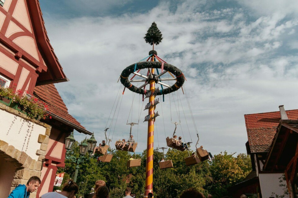 Maibaum im Erlebnispark Tripsdrill