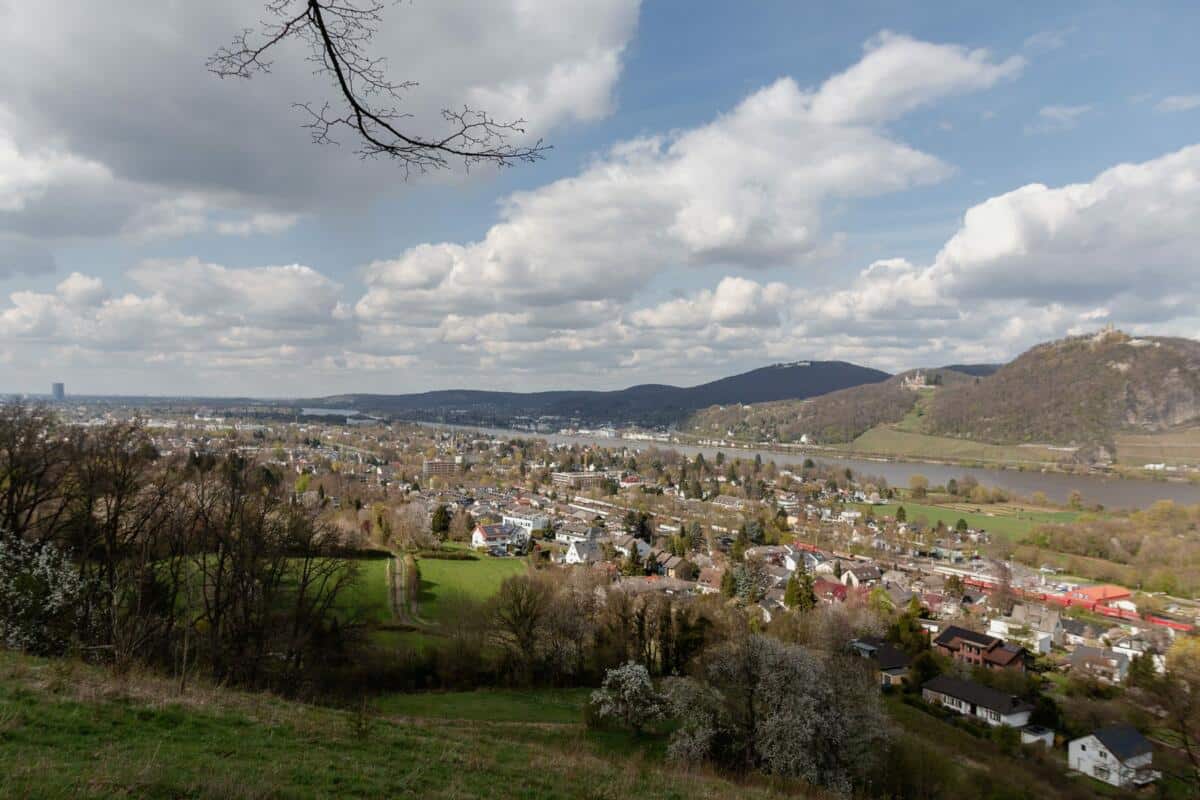 Wandern zum Rolandsbogen über den Rodderberg