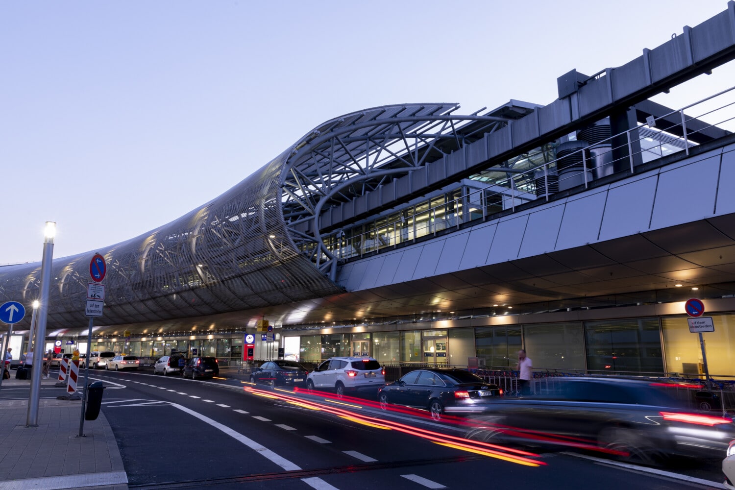 Parken am Flughafen Düsseldorf – alle Informationen und Tipps!